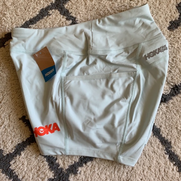 Hoka One One performance knit 3” short - Picture 7 of 8